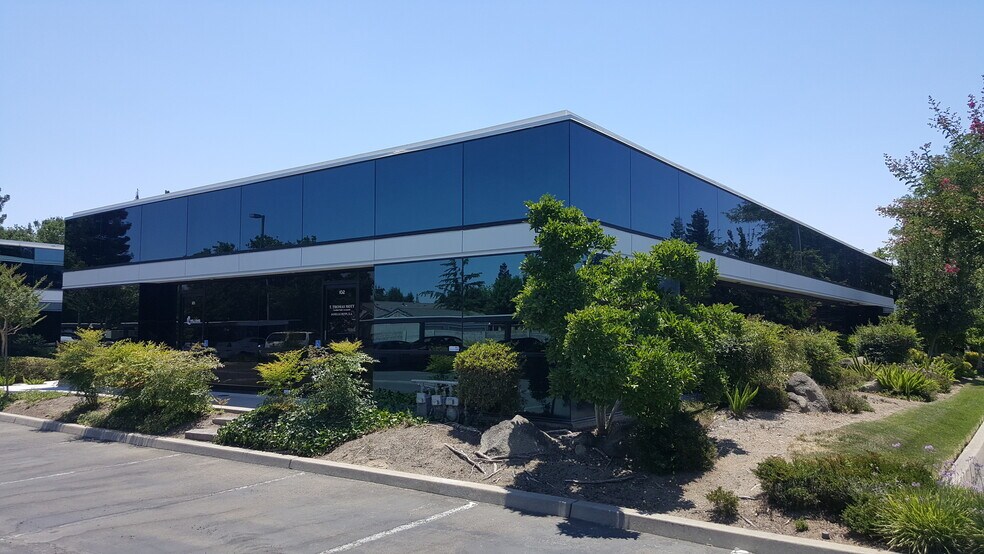 More Photos Of 1348 W Herndon Ave, Fresno Office For Sale