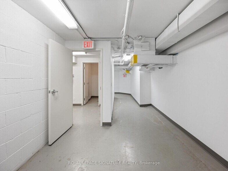 More Photos Of 1560 Queen St W, Toronto Storefront Retail Office For Lease