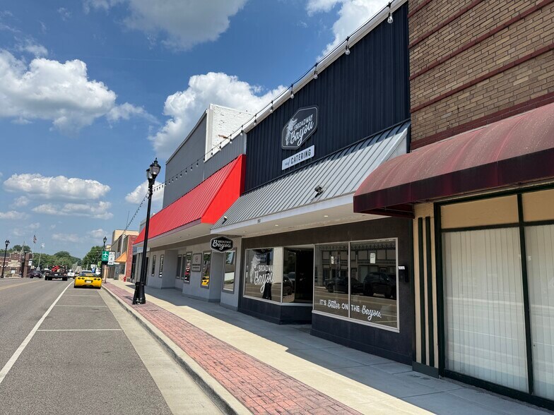 More Photos Of 160 W Broadway St, Sparta Restaurant For Sale