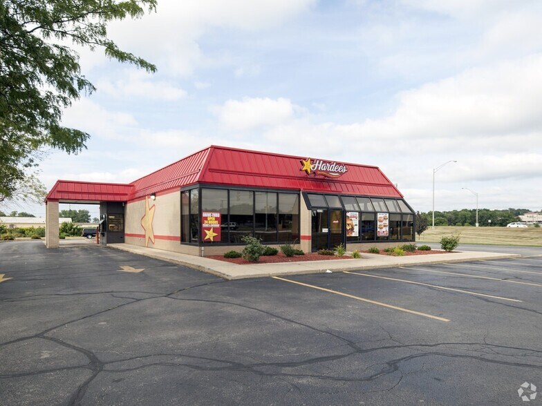 Primary Photo Of 1550 E Riverside Blvd, Loves Park Fast Food For Lease