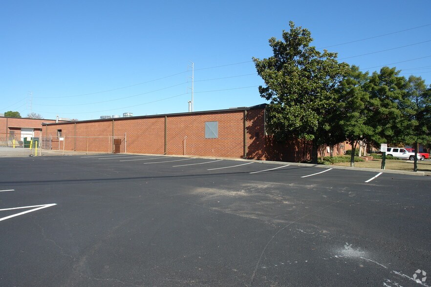 More Photos Of 5520-5522 E Ponce De Leon Ave, Stone Mountain Distribution For Lease