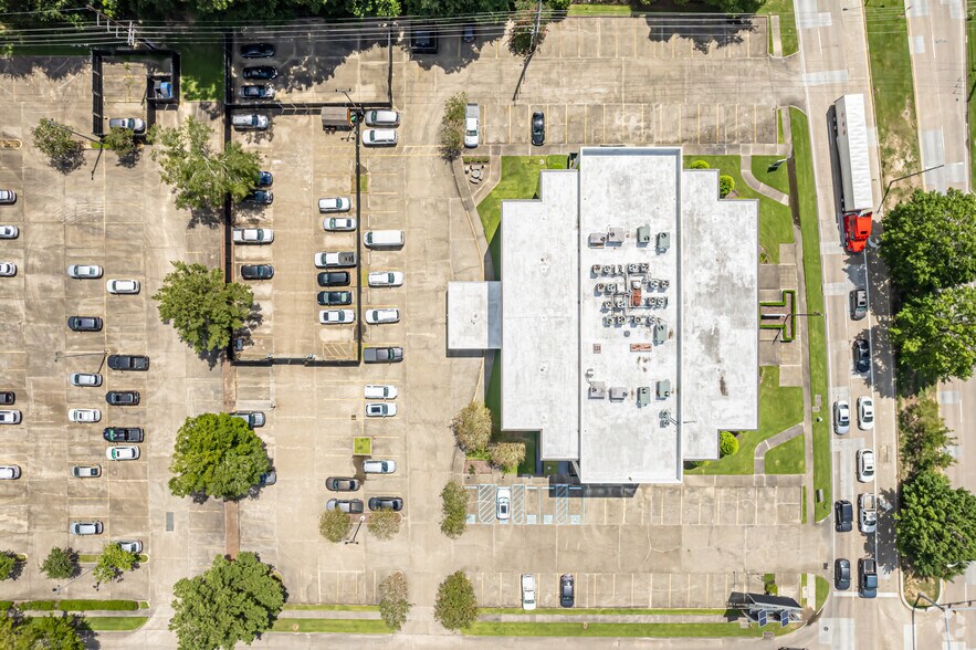 More Photos Of 5757 Corporate Blvd, Baton Rouge Office For Lease