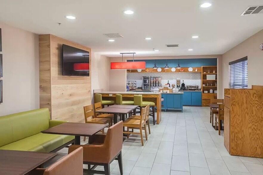 More Photos Of 755B E Vista Ridge Mall Dr, Lewisville Hotel For Sale