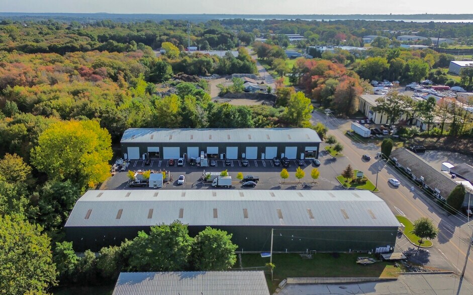 More Photos Of 75 Tupelo St, Bristol Manufacturing For Sale