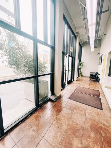 More Photos Of 335 N 3rd St, Burbank Apartments For Lease