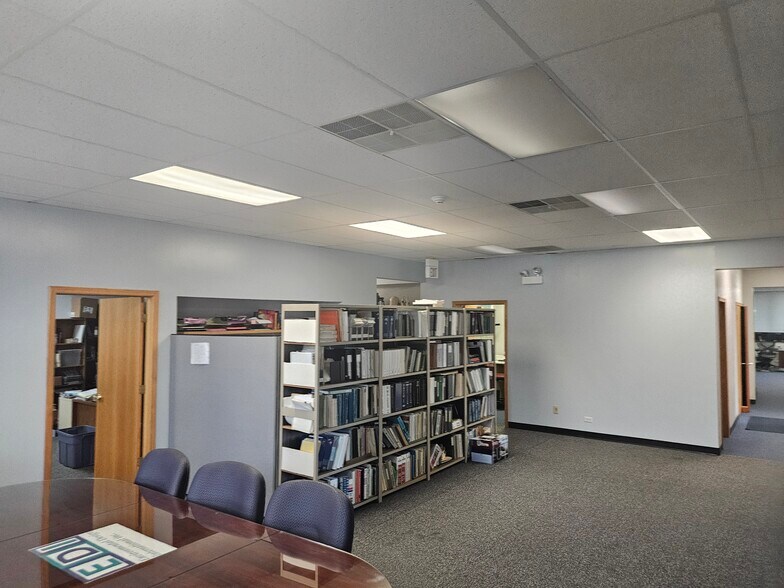 More Photos Of 3230 Executive Dr, Joliet Office For Sale