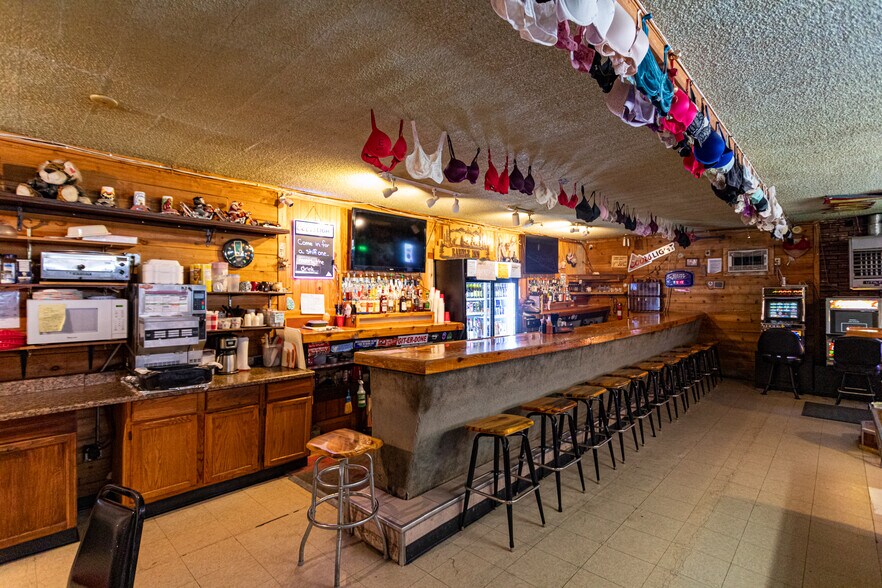 More Photos Of 13899 MT HIGHWAY 200 Hwy, Sun River Bar For Sale