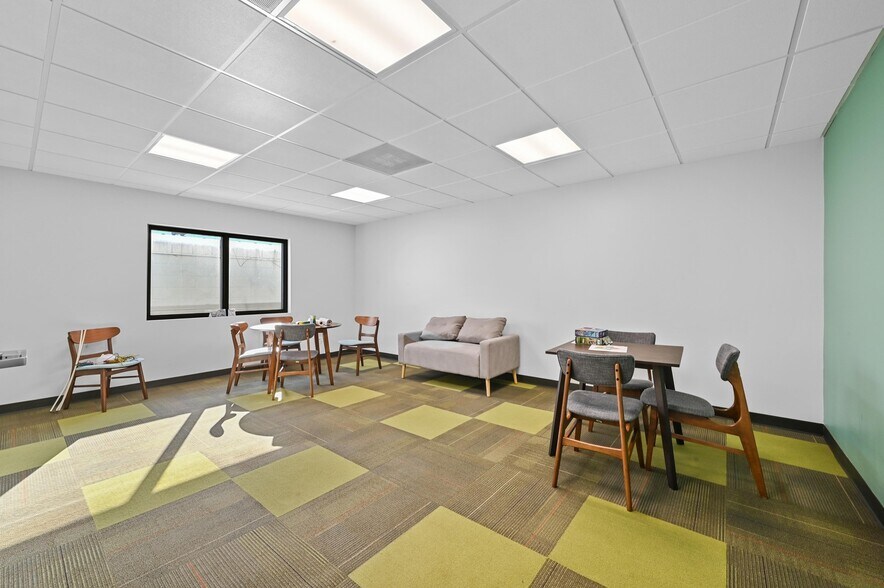 More Photos Of 103 Krebs Ln, Austin Freestanding For Lease