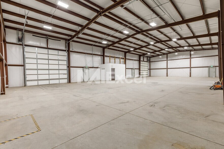 More Photos Of 397 Commerce st, Hurricane Industrial For Lease