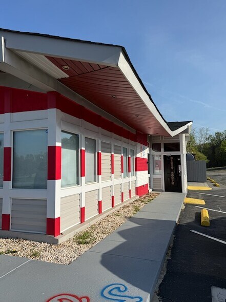 More Photos Of 534 Hwy 70 SW, Hickory Restaurant For Sale