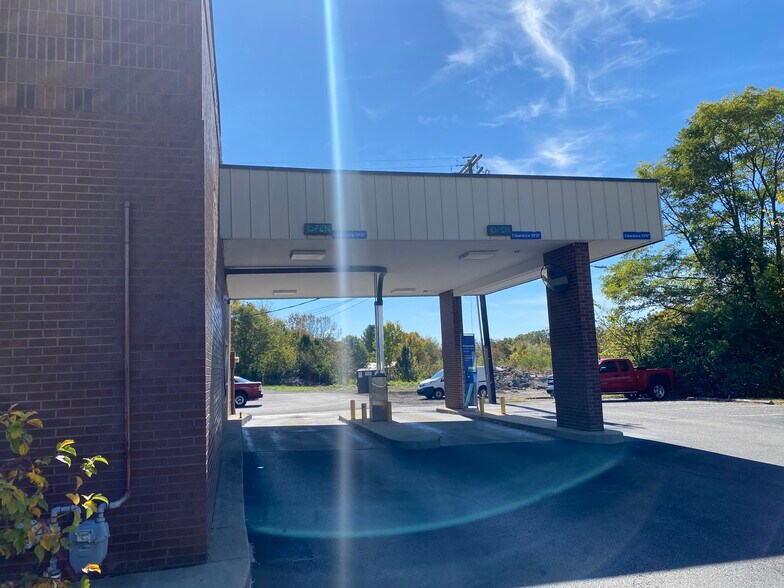 More Photos Of 628 S College St, Harrodsburg Bank For Sale