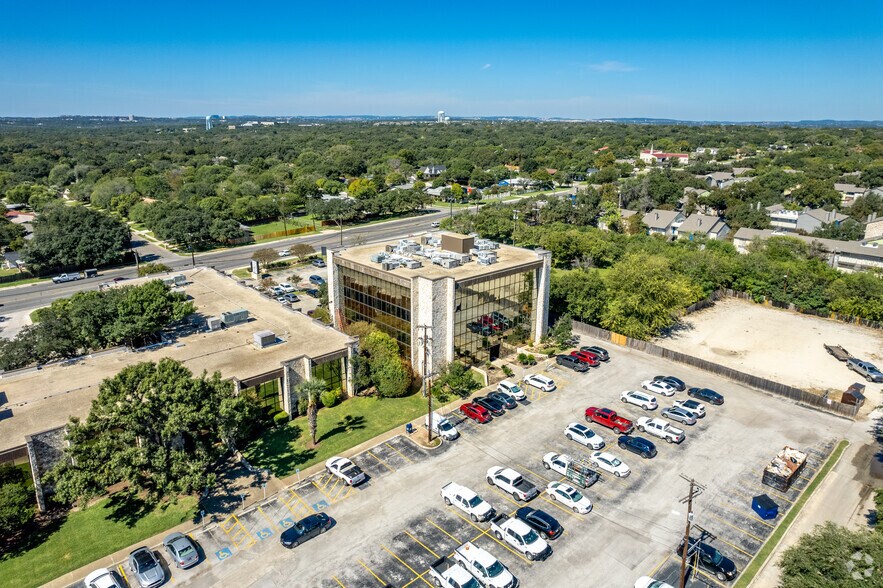 More Photos Of 7410 Blanco Rd, San Antonio Office For Lease