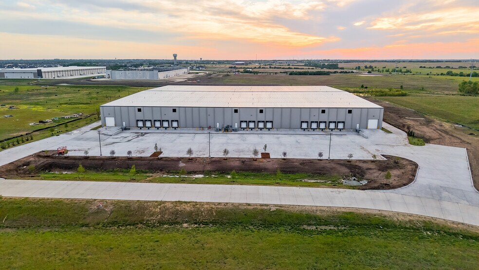 More Photos Of 5447 Sunflower Ct, Bel Aire Warehouse For Lease