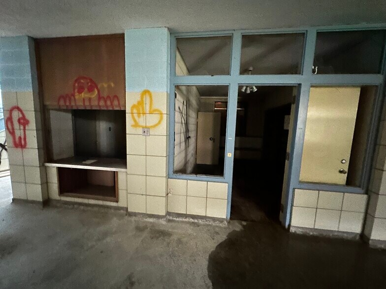 More Photos Of 1123 N Sherman St, Bay City Schools For Lease