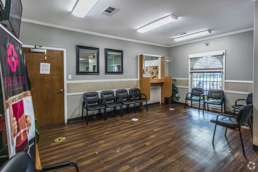 More Photos Of 3530 Hickory Hill Rd, Memphis Medical For Sale