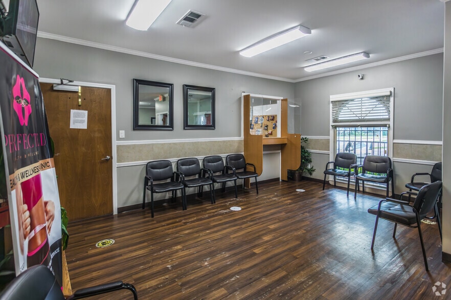 More Photos Of 3530 Hickory Hill Rd, Memphis Medical For Sale