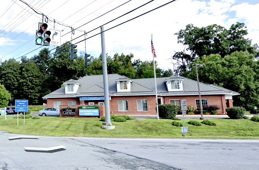 Primary Photo Of 819 Little Britain Rd, New Windsor Medical For Sale