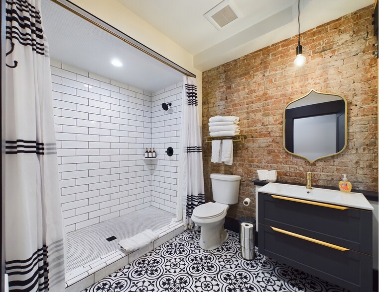 More Photos Of 220 6th St, Wallace Restaurant For Sale