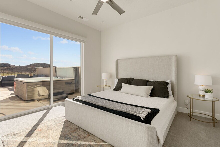 More Photos Of 2248 N Double Eagle Ln, Washington Specialty For Sale