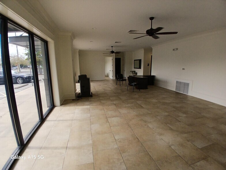 More Photos Of 6210 N W St, Pensacola General Retail For Lease