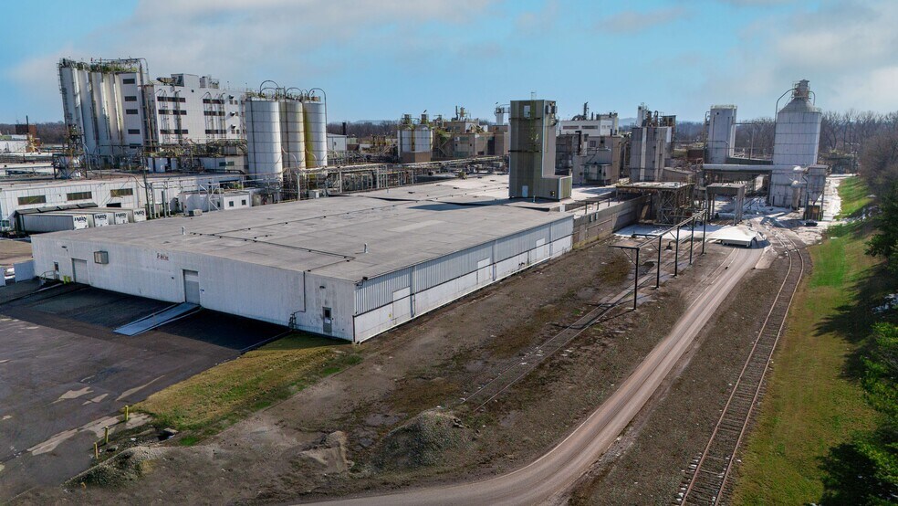 More Photos Of 4250 Bells Ln, Louisville Manufacturing For Sale