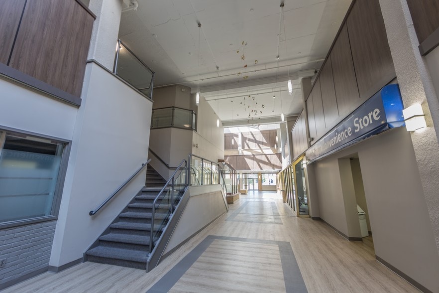 More Photos Of 379 Dundas St, London Office For Lease