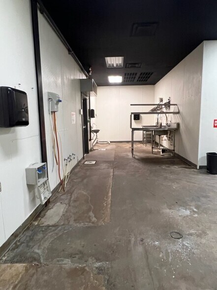 More Photos Of 8950 US-165, Sterlington Storefront For Sale