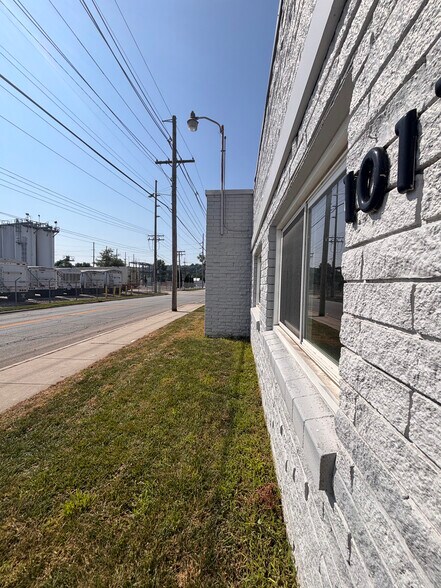 More Photos Of 1017 S Logan St, Mishawaka Manufacturing For Lease