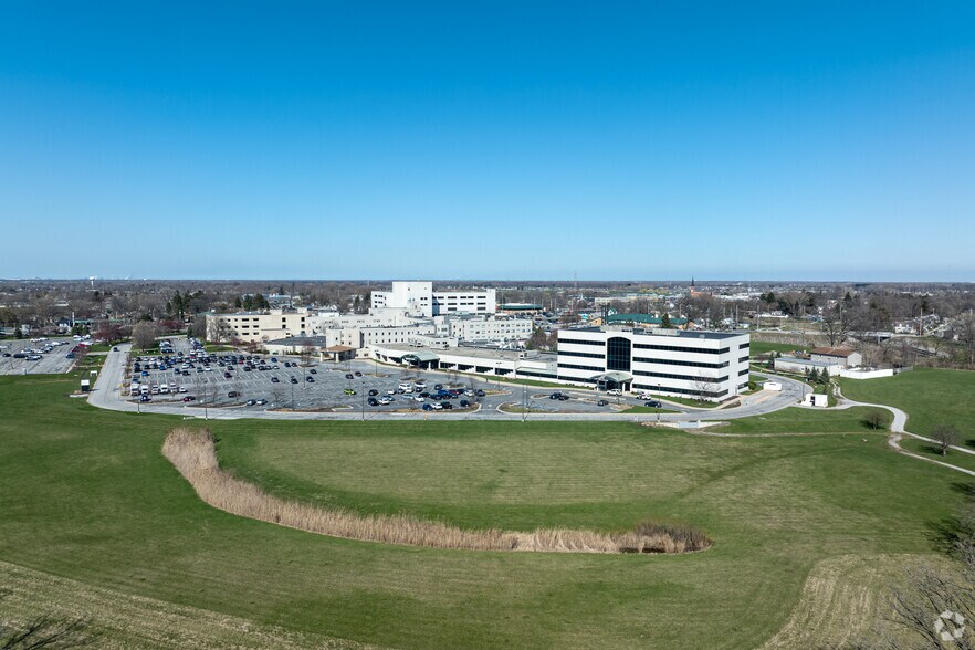 More Photos Of 2150 Gettler St, Dyer Medical For Lease