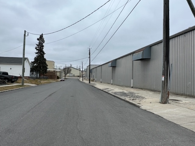 More Photos Of 901 S 17th St, Manitowoc Warehouse For Lease