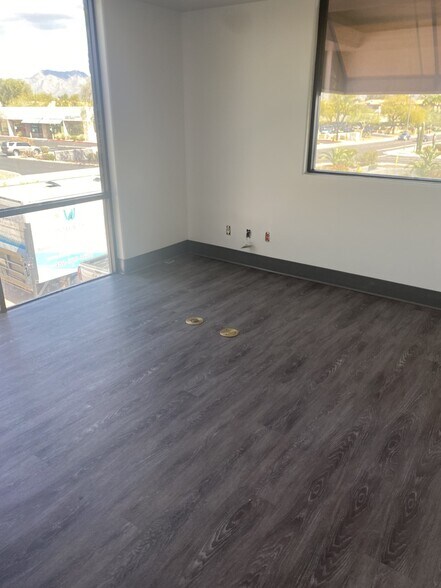 More Photos Of 8997 E Desert Cove Ave, Scottsdale Medical For Lease