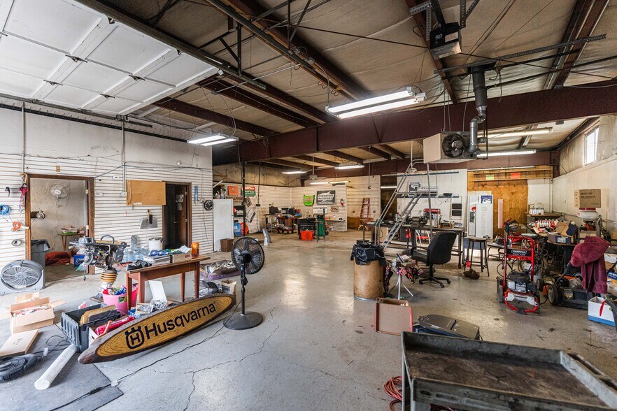 More Photos Of 560 S River St, Batavia Warehouse For Sale