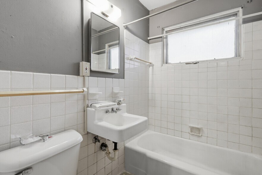 More Photos Of 826 5th St E, Saint Paul Apartments For Sale