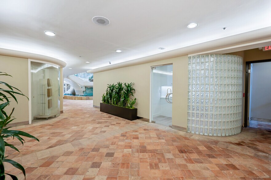 More Photos Of 1375 Burlingame Ave, Burlingame Unknown For Lease