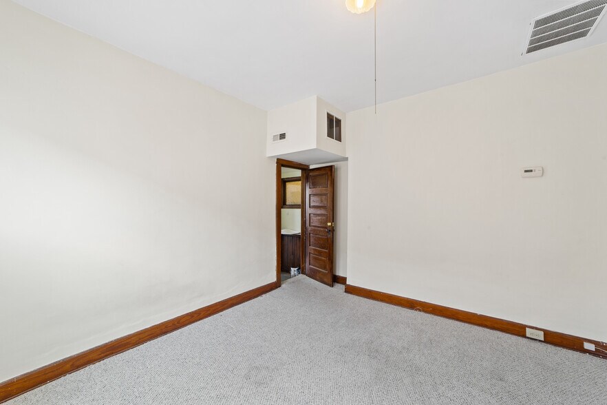 More Photos Of 1947-1949 Coltman Rd, Cleveland Apartments For Sale