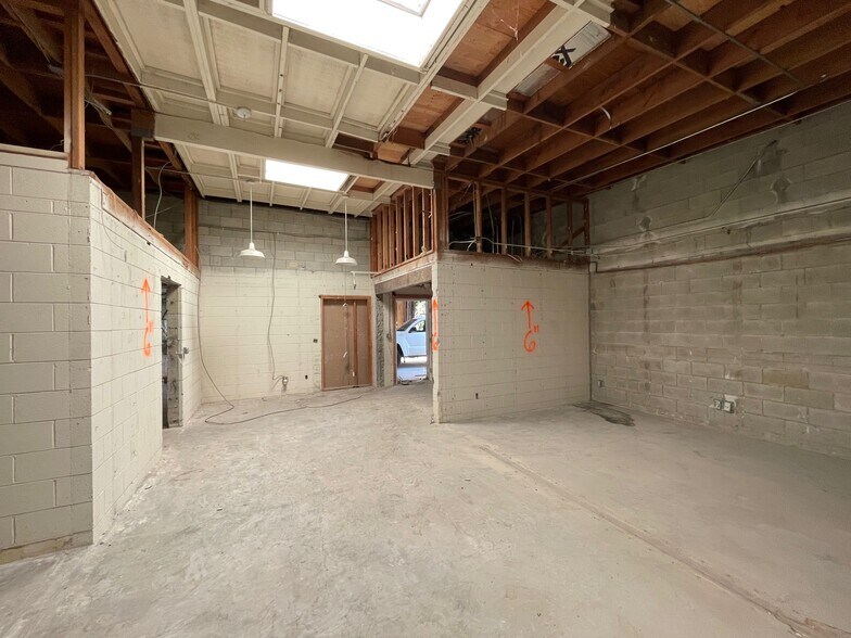 More Photos Of 1501 Jackson St, Oakland Warehouse For Lease