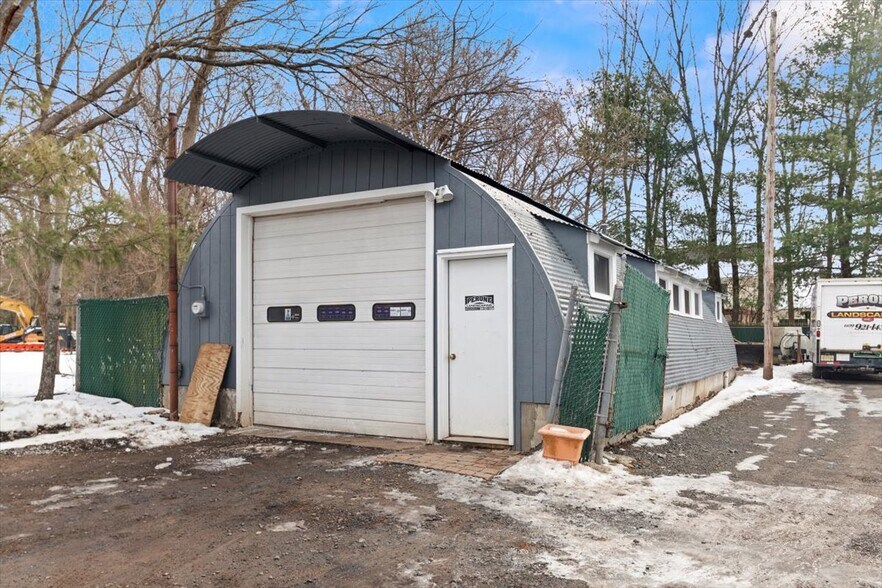 More Photos Of 53 Somerset St, Hopewell Flex For Sale