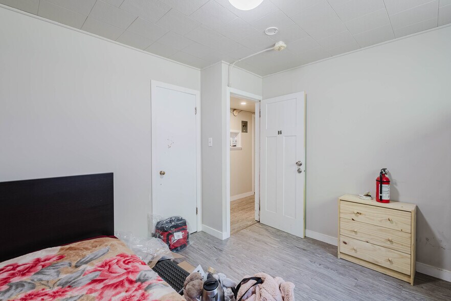 More Photos Of 8504 98 St NW, Edmonton Apartments For Sale