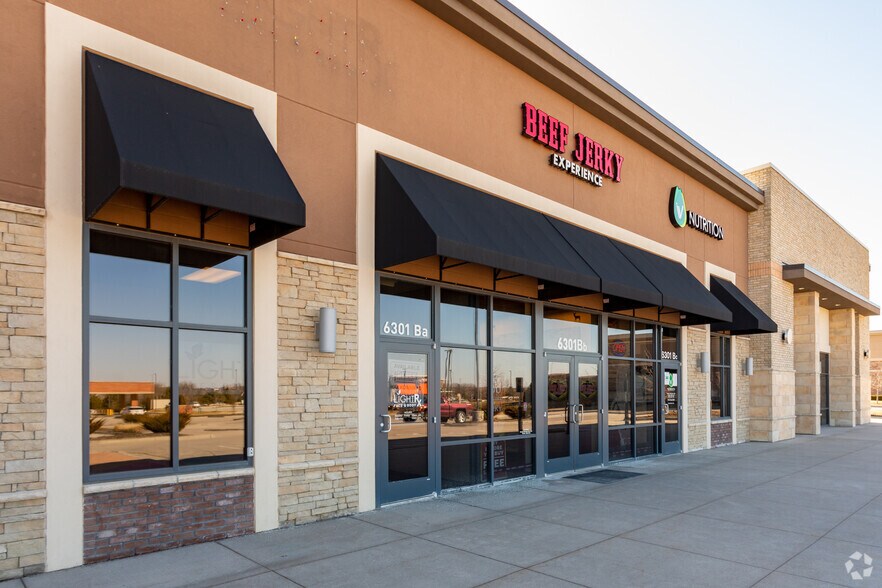 More Photos Of 6301 W 135th St, Overland Park General Retail For Lease