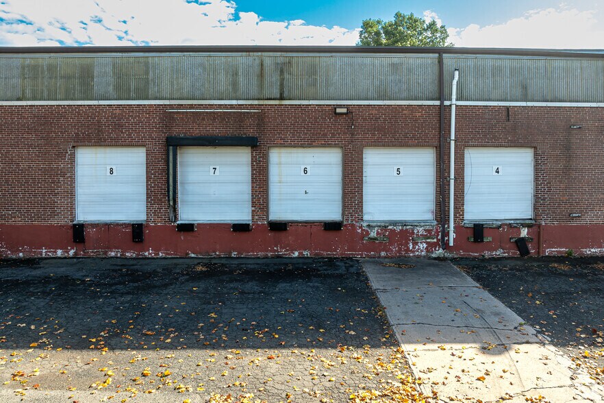 More Photos Of 125 McKee St, East Hartford Warehouse For Lease