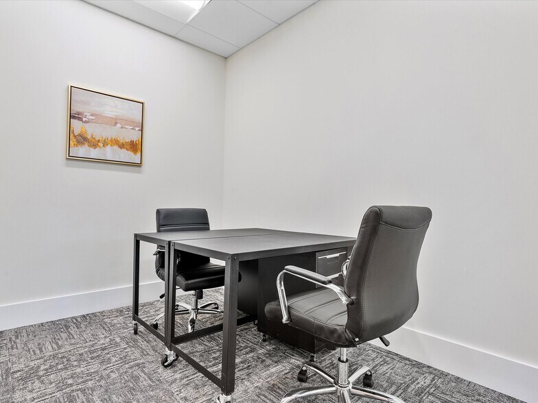 More Photos Of 600 NE 36th St, Miami Apartments For Lease
