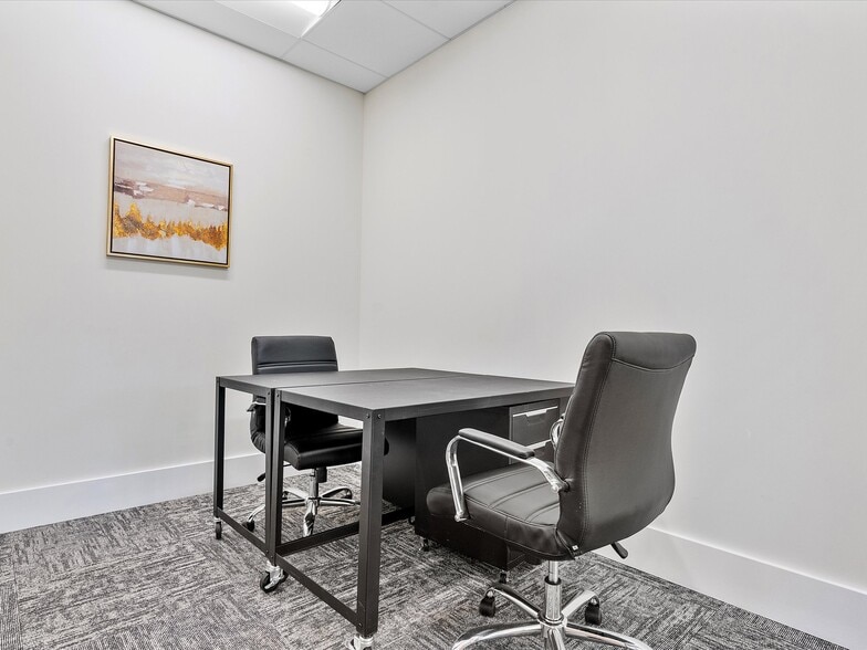 More Photos Of 600 NE 36th St, Miami Apartments For Lease