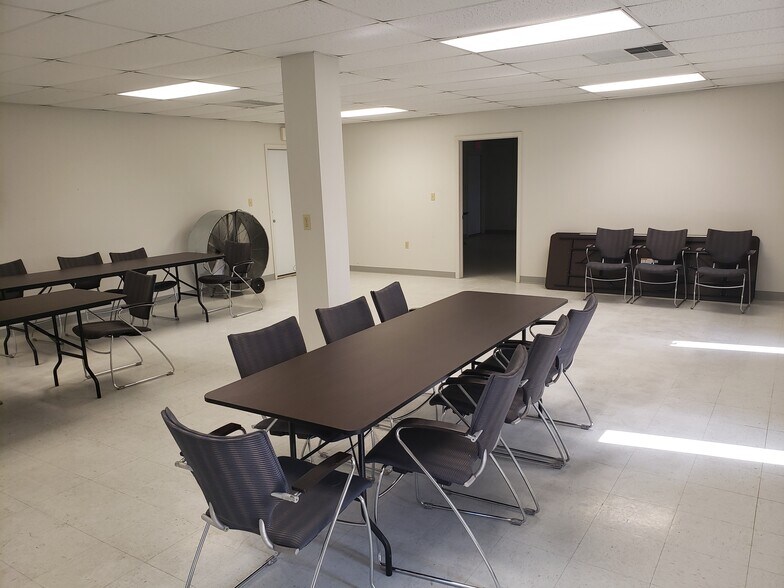 More Photos Of 15856 S Interstate 35, Bruceville Industrial For Lease