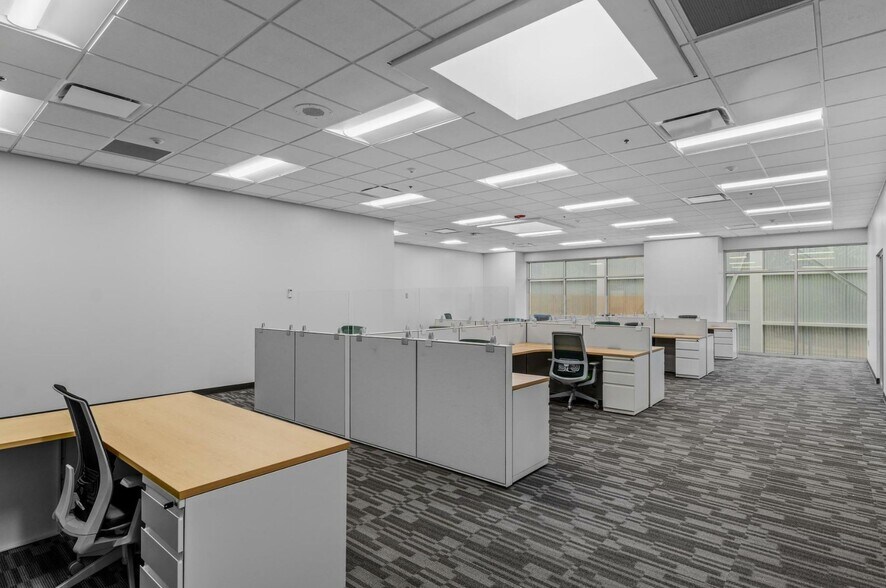 More Photos Of 100 Mkda Way, Griffin Manufacturing For Sale