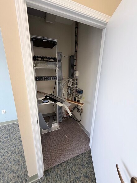 More Photos Of 900 SE Ocean Blvd, Stuart Office For Sale
