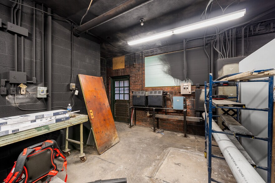 More Photos Of 379 Cherry St, Pottstown Flex For Lease