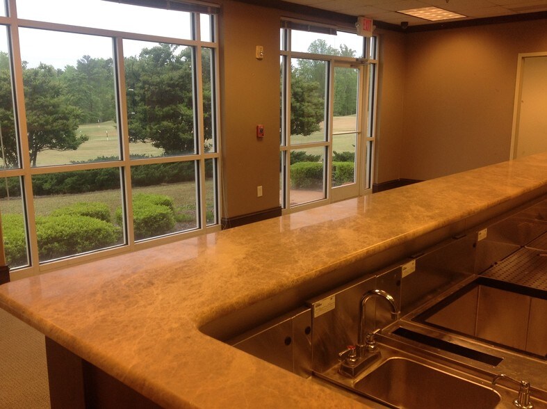 More Photos Of 300 Lester Mill Rd, Locust Grove Office For Lease