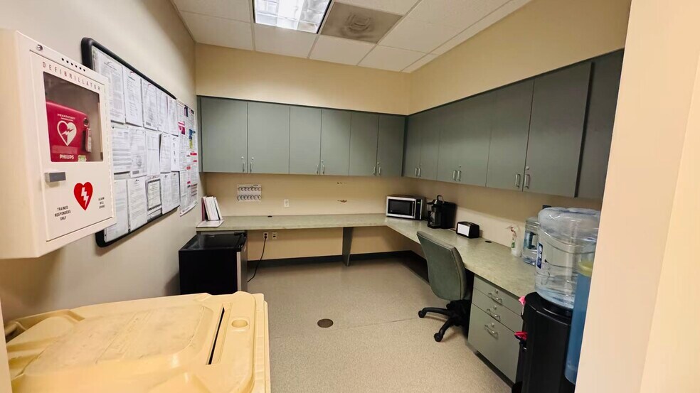 More Photos Of 13768 Roswell Ave, Chino Medical For Lease
