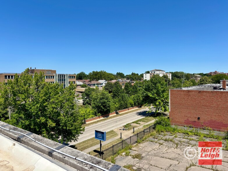 More Photos Of 11710 Shaker Blvd, Cleveland Office For Sale