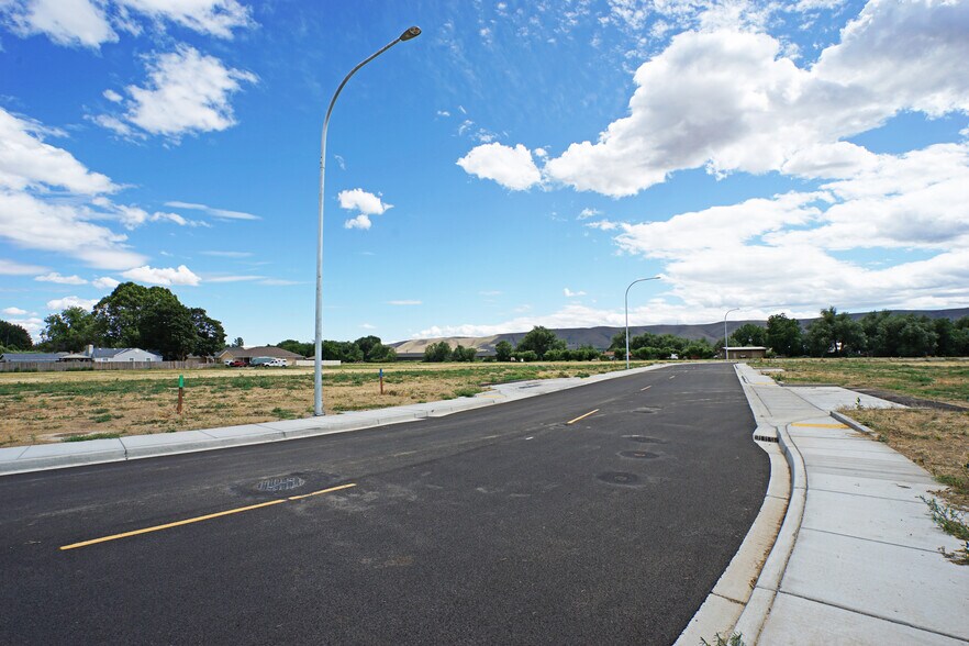 More Photos Of 1508 W Washington Ave, Yakima Land For Lease